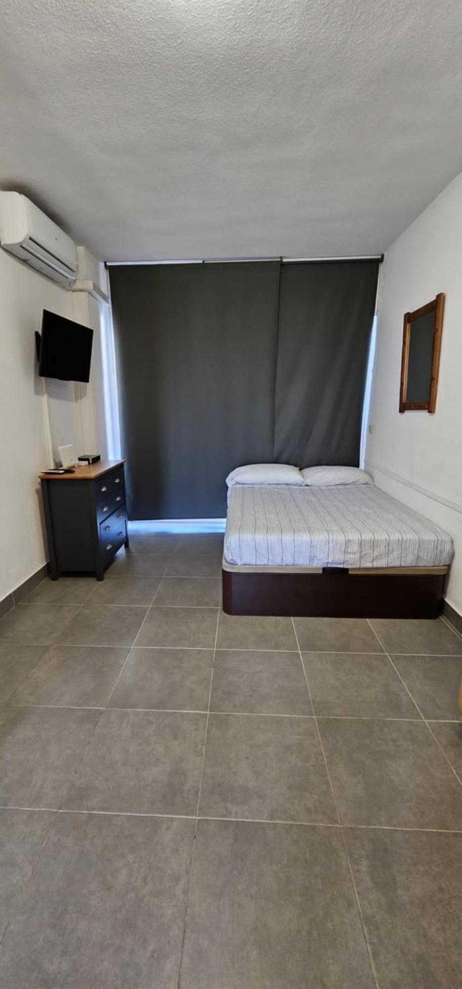 Nice Studio With Pool And Internet Fiber Torremolinos Bagian luar foto